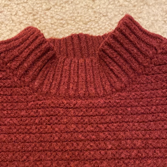 Fluffy cropped sweater - Picture 2 of 2